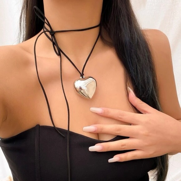 Jewelry - Silver Heart Pendant Necklace